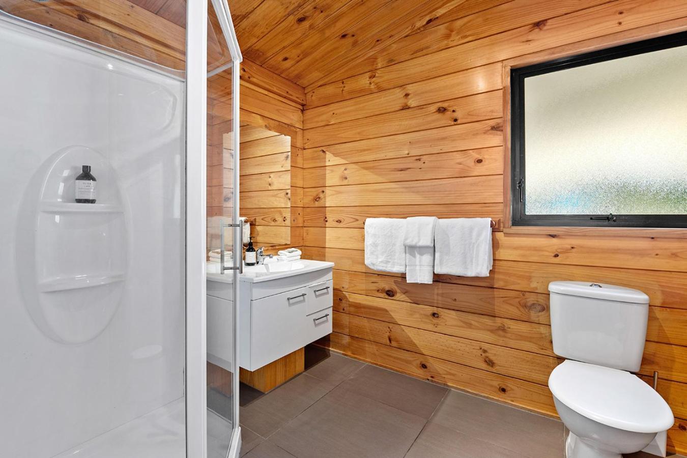 Mountviews Lodge タウポ エクステリア 写真