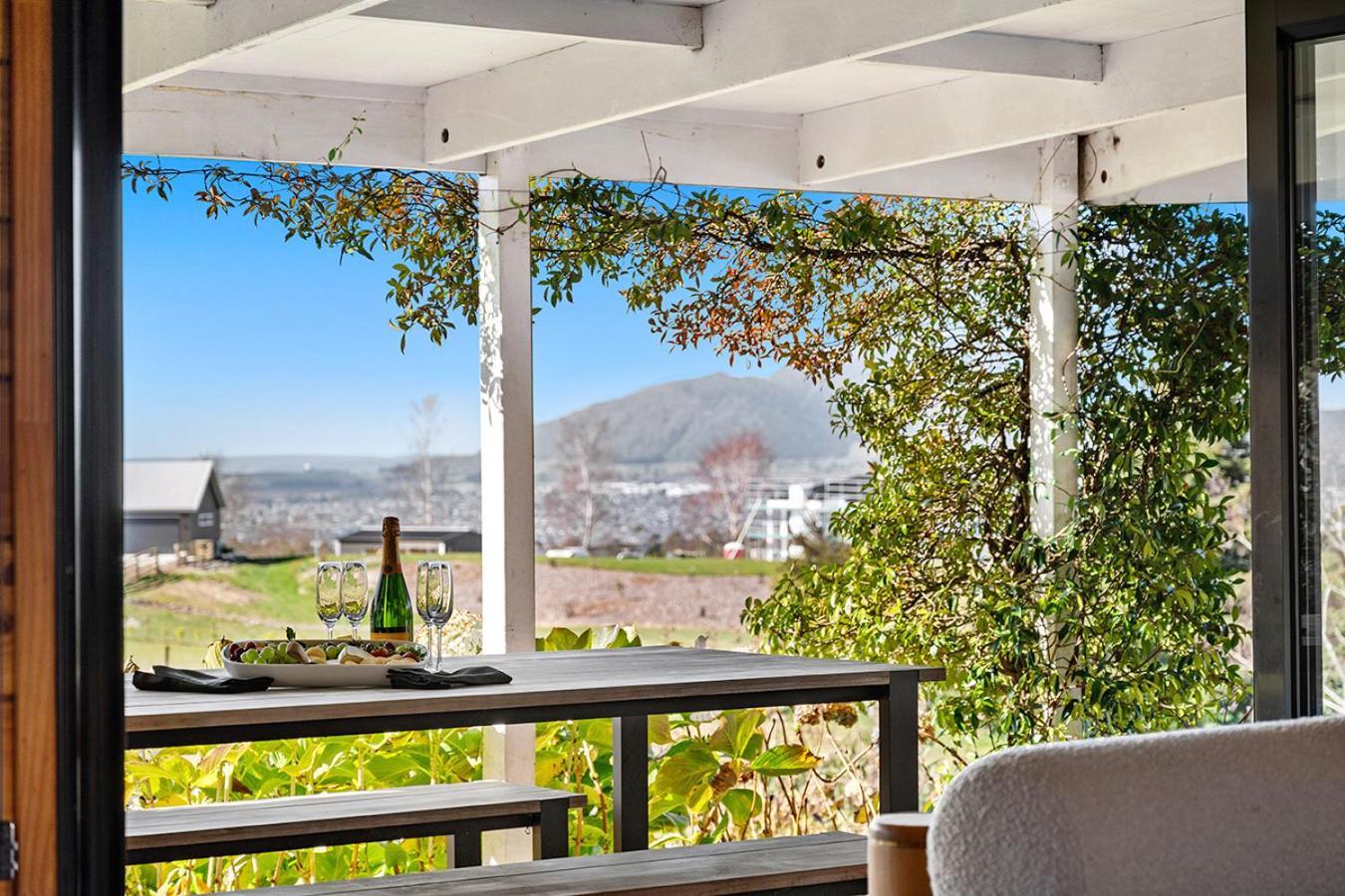 Mountviews Lodge タウポ エクステリア 写真